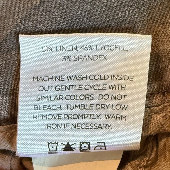 Level 99 Green Camo Print Short Short in Size 28 - Picture 8 of 9